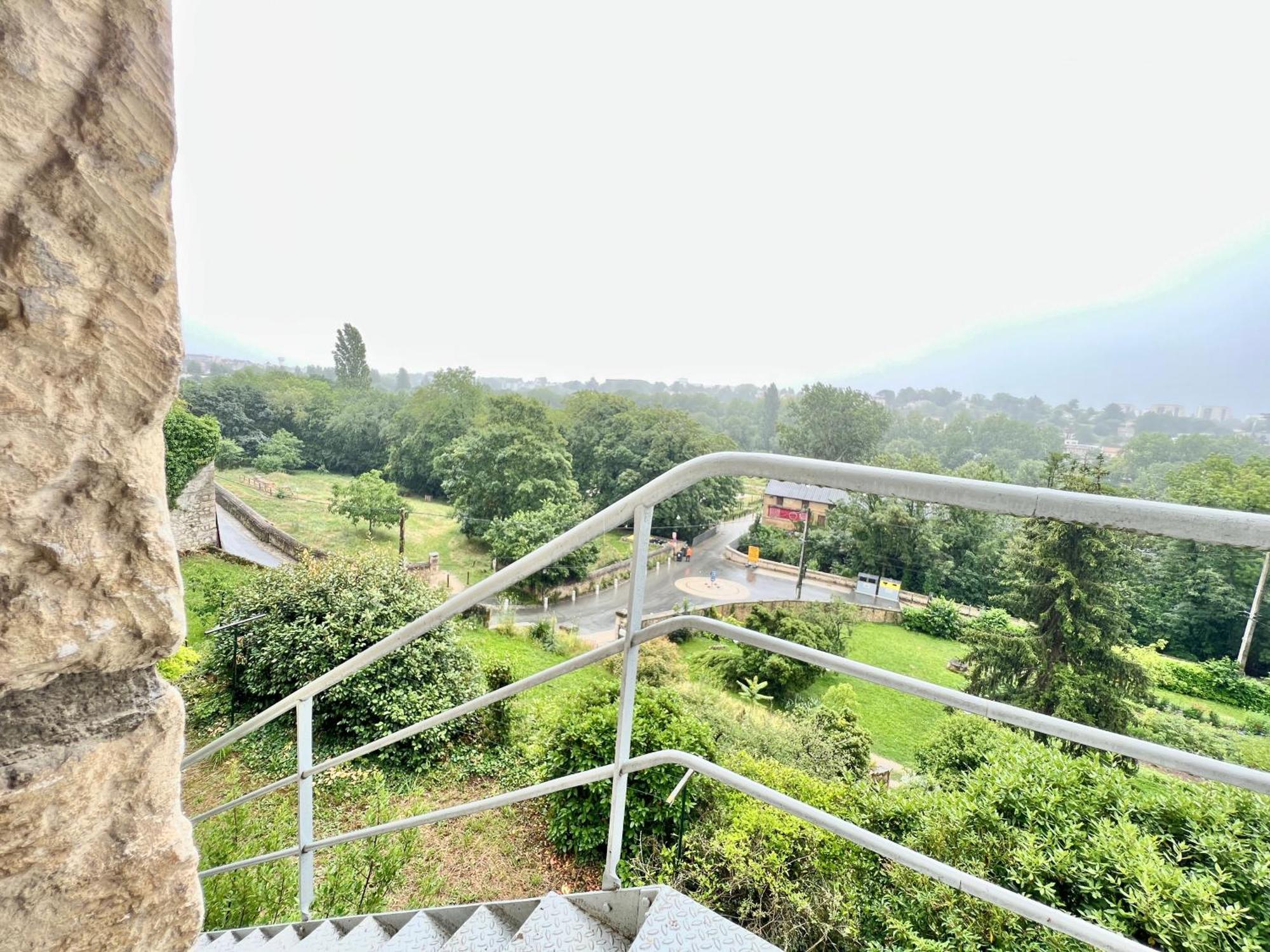 Holiday home Les Hauts De Tison ~ Vue Sur La Vallee Du Clain